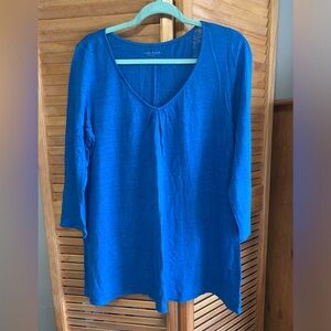 Eileen Fisher sz large blue 100% linen top. 3/4 length sleeves.